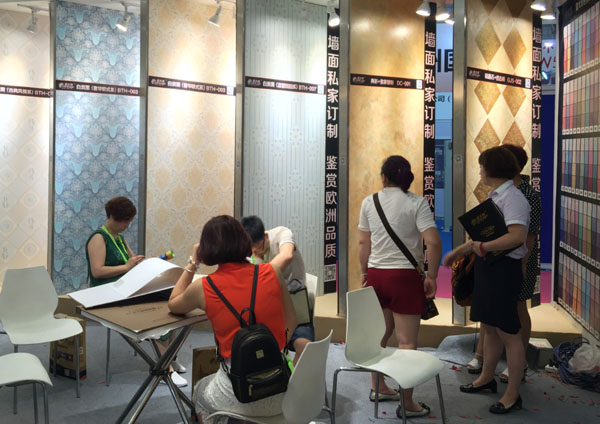 蒙太奇上海展會：現(xiàn)場訪客爆滿 加盟非?；鸨?></a> </div>
                        <div   id=